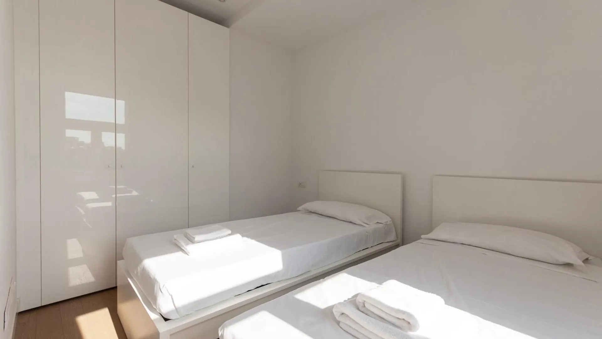 Youhosty - Bright Apartment Gioia Milaan